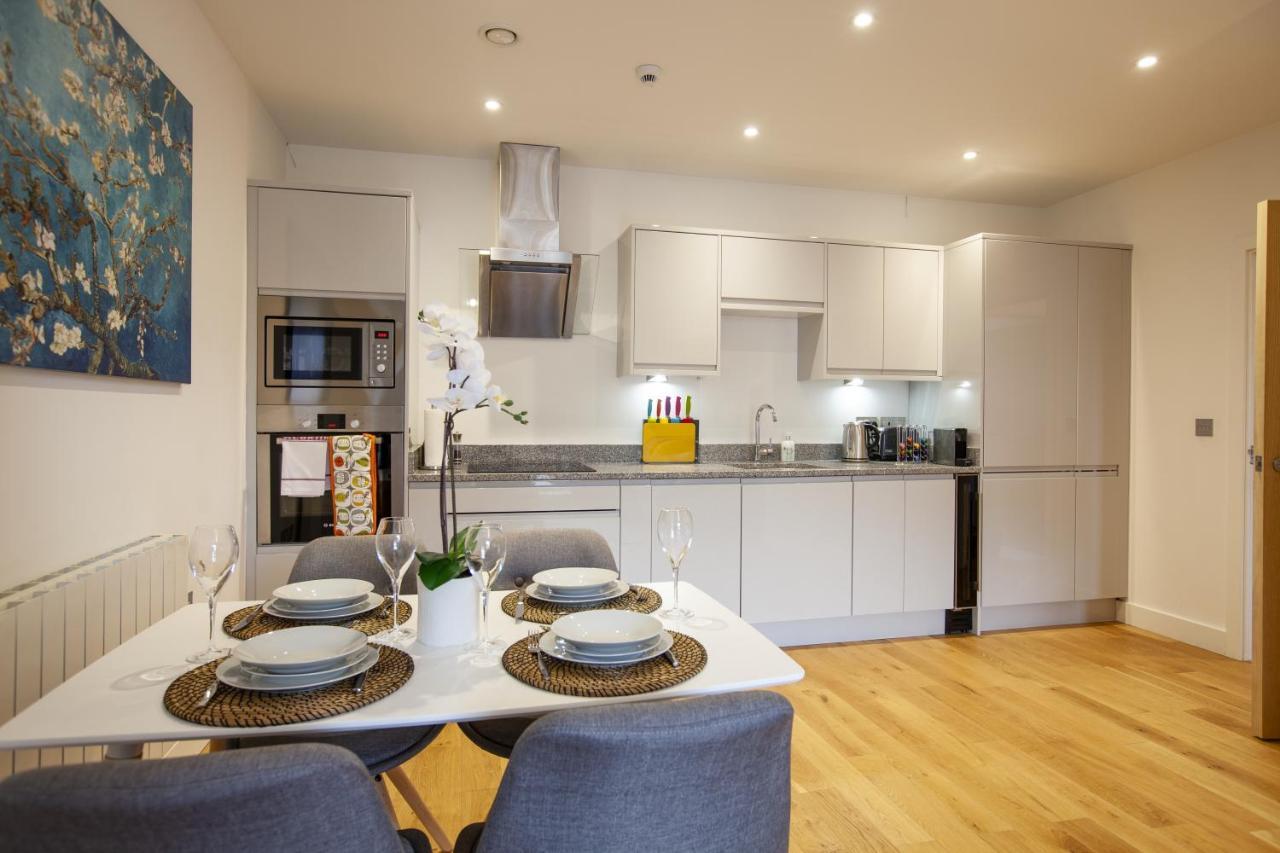 Urban Living'S ~ King Edward Luxury Apartments In The Heart Of ווינדזור מראה חיצוני תמונה