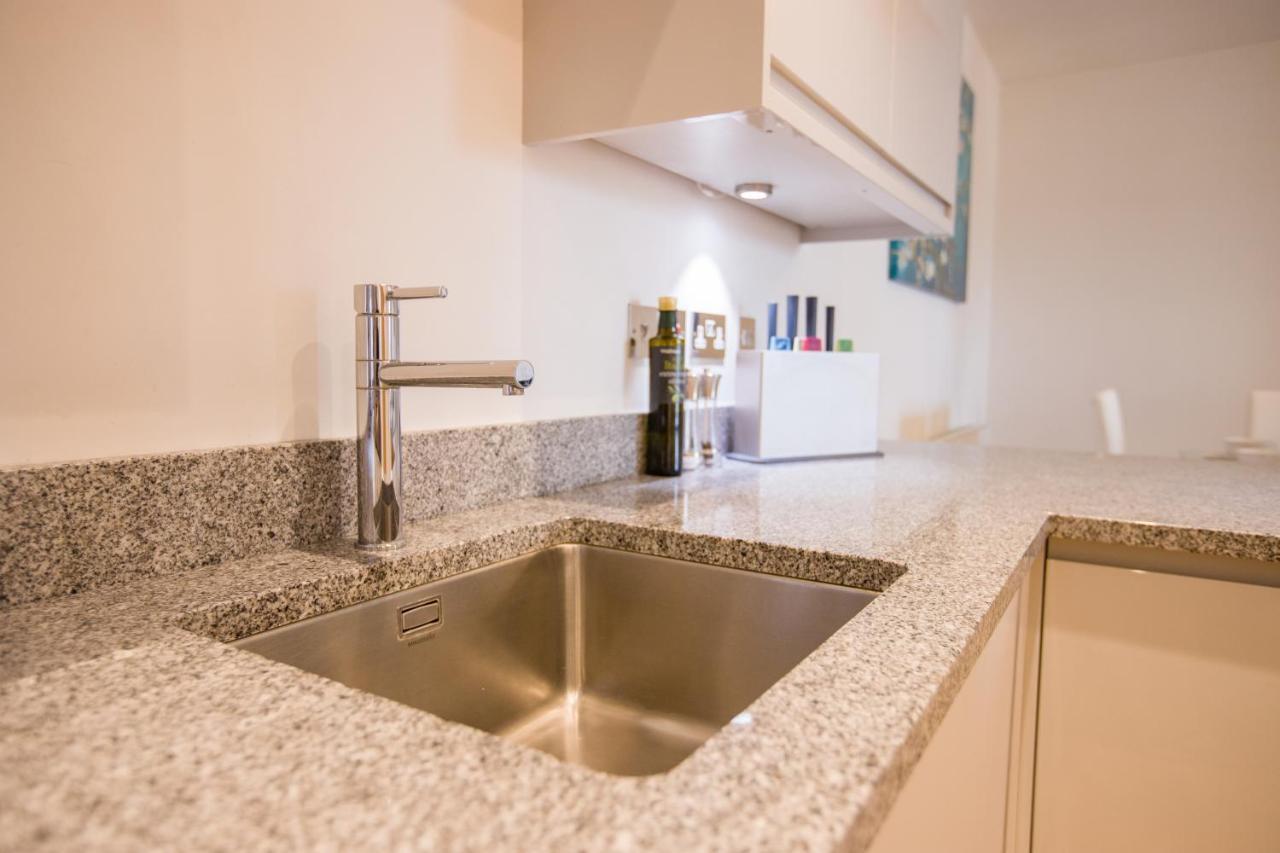 Urban Living'S ~ King Edward Luxury Apartments In The Heart Of ווינדזור מראה חיצוני תמונה
